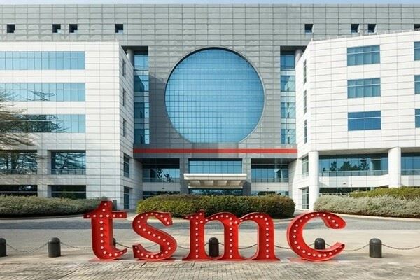 Чиповый гигант TSMC удваивает ставки в США: $100 млрд на кону в войне за полупроводники