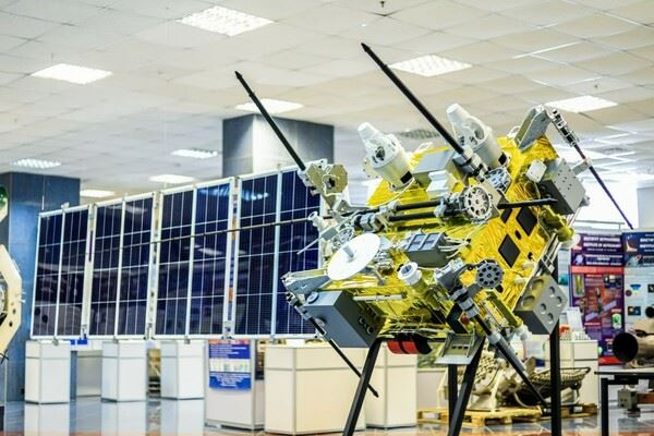 Россия запускает «Ионосферу-М»: отечественные спутники будут предсказывать космическую погоду и защищать от угроз